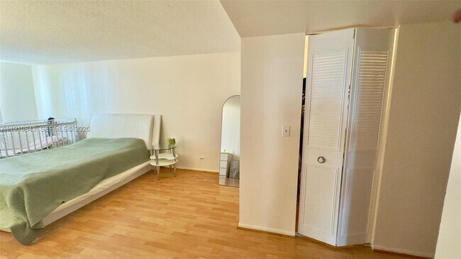 Building Photo - 230 174th St