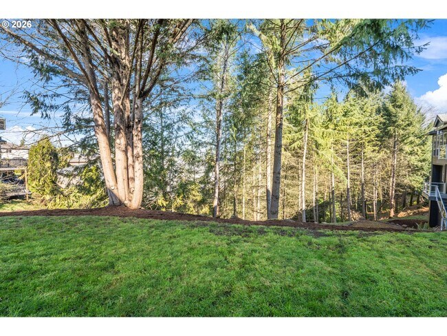Building Photo - 13923 SW Mistletoe Dr