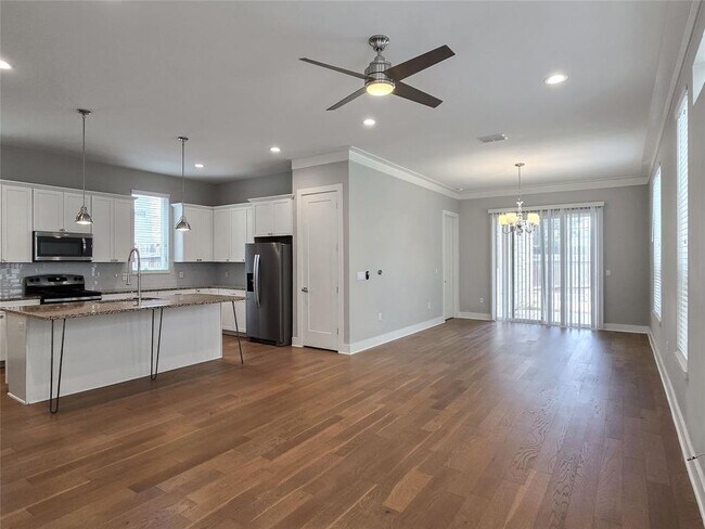 Building Photo - 8518 Fathom Cir