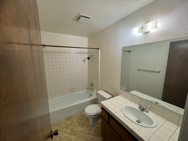 Building Photo - 1283-1285 S 16th St