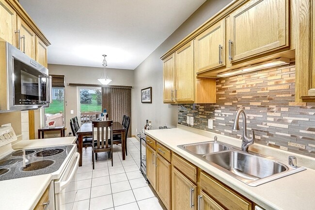 Building Photo - 2966 Kentville Dr