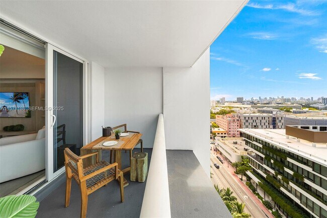 Building Photo - 102 24th St