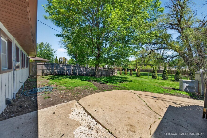Building Photo - 41557 N Illinois St