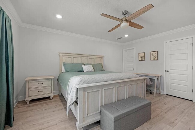 Building Photo - 183 Hammock Oaks Blvd