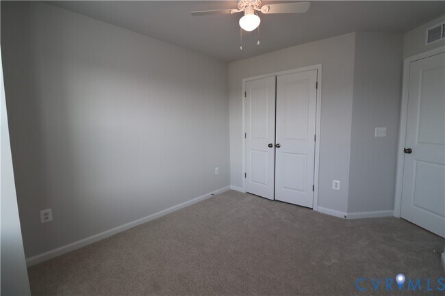 Building Photo - 419 Burden Dr