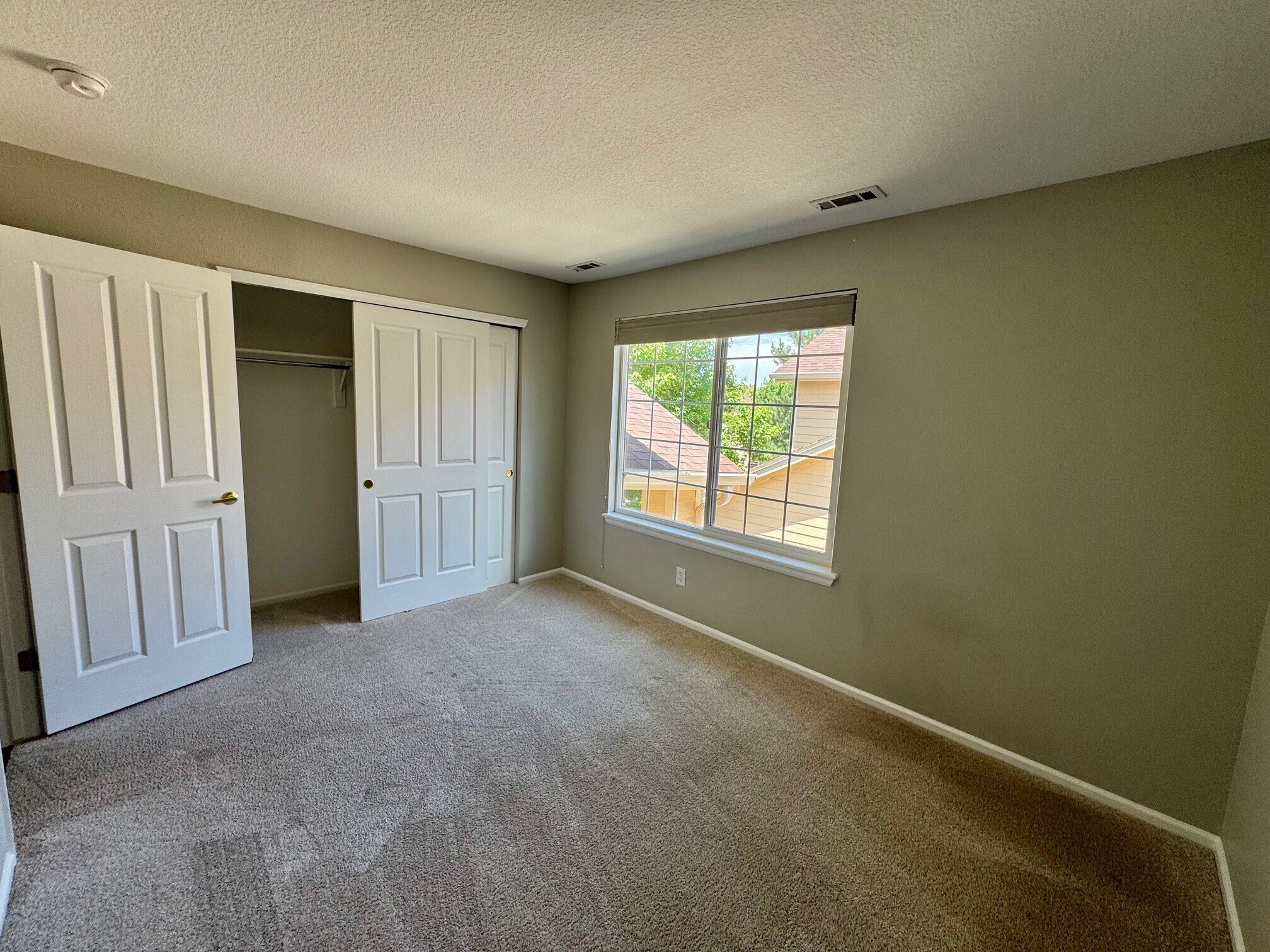Building Photo - 9697 Independence Dr