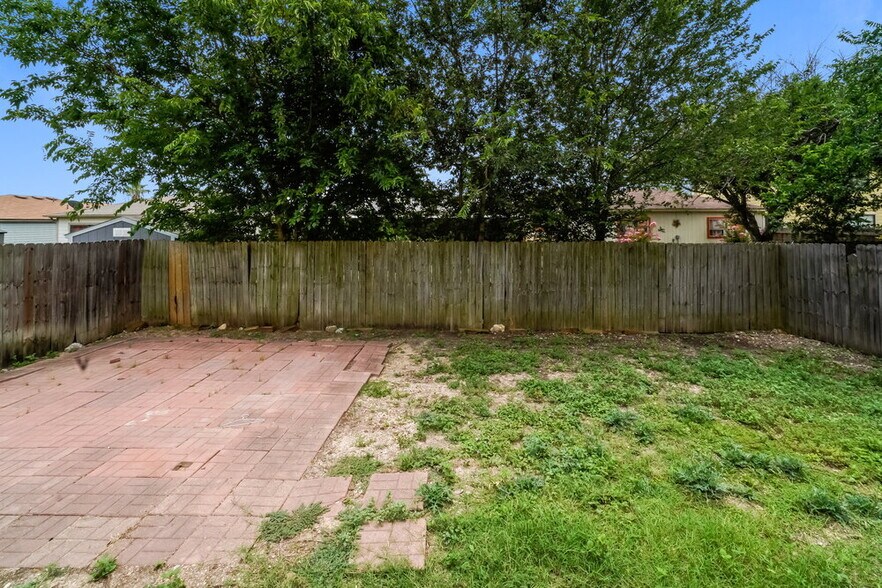 Building Photo - 6114 Candletree