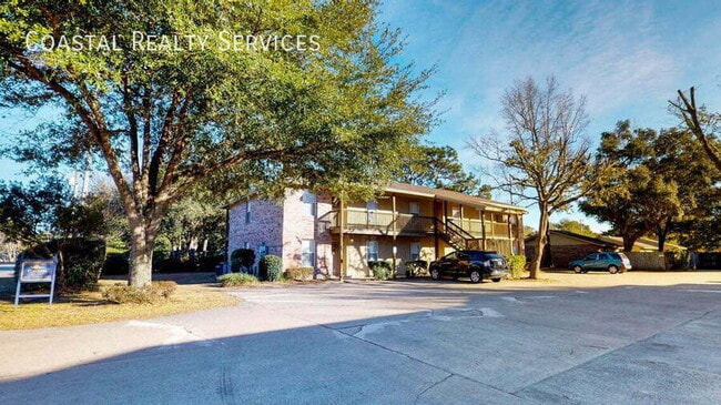 Building Photo - 895 Silverwood