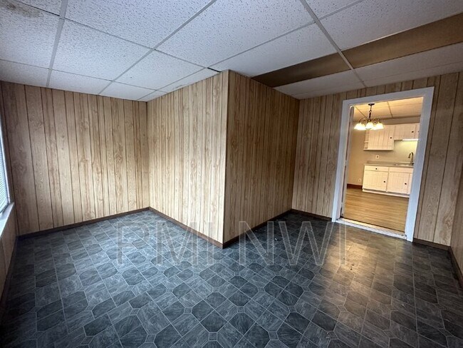 Building Photo - 158 N Union St