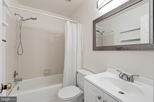 Building Photo - 541 Colecroft Ct