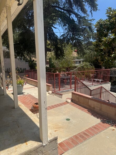 Gated Patio Terrace Area - 6247 Oak Crest Way