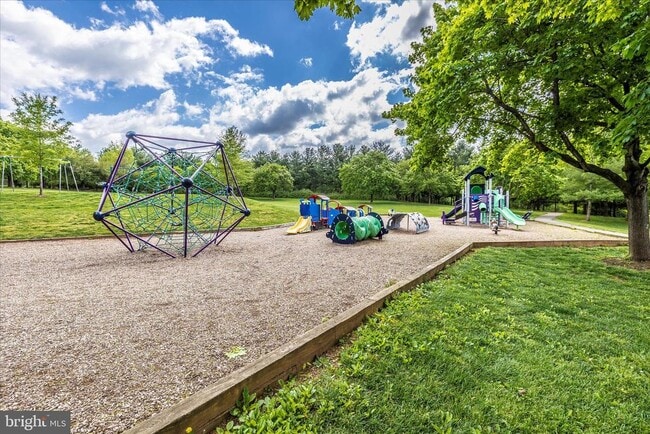 Building Photo - 106 Lamont Ln