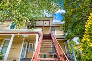 Building Photo - 209 N Spring St