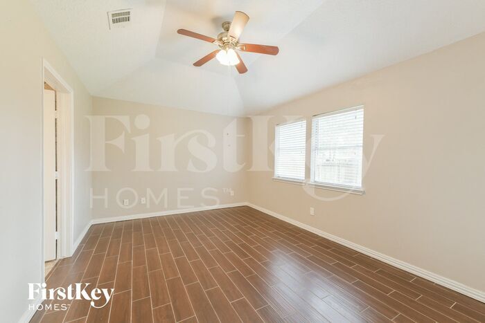 Building Photo - 5030 Maurita Dr