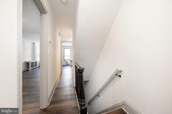 Building Photo - 58 E 4th St