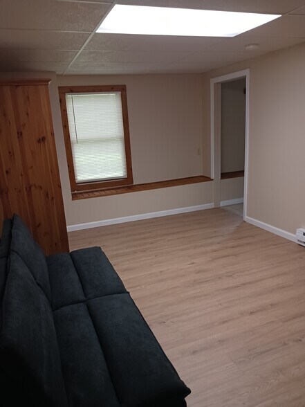 Building Photo - 150 Estelle Dr