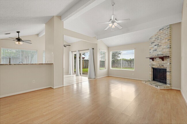 Building Photo - 2911 Garden Ln