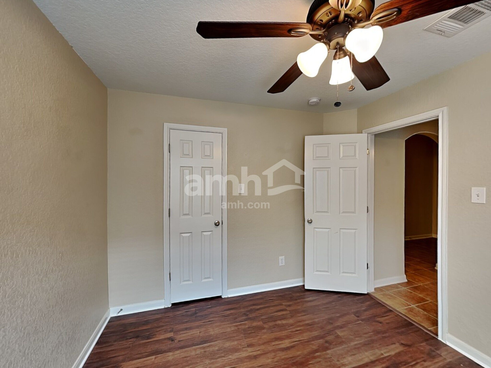 Building Photo - 5531 Southern Oaks