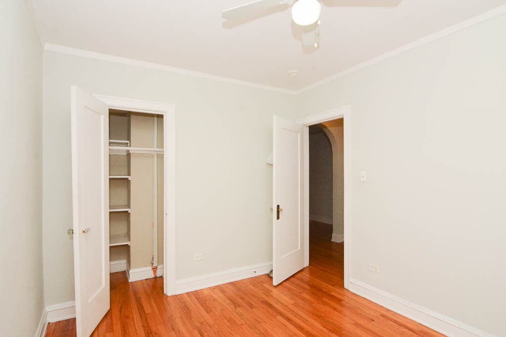 Building Photo - 547 W Surf St