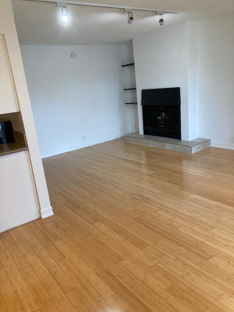 Building Photo - 4660 Coldwater Canyon Ave