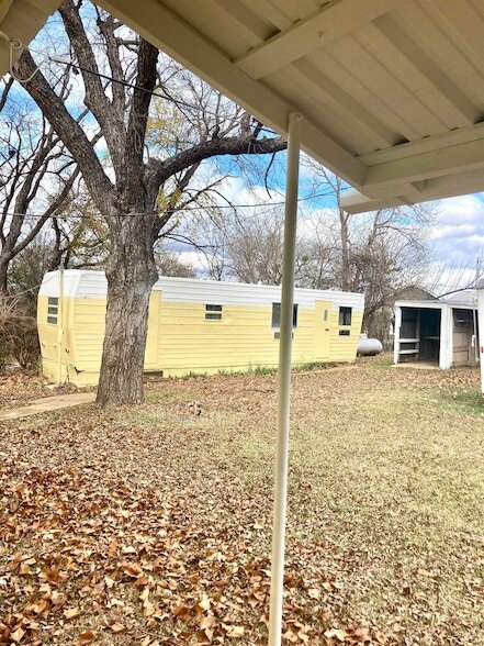 Building Photo - 703 W Ollie St