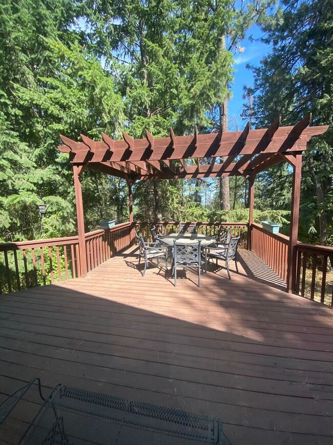 Building Photo - Quaint Country Living (APP#143)