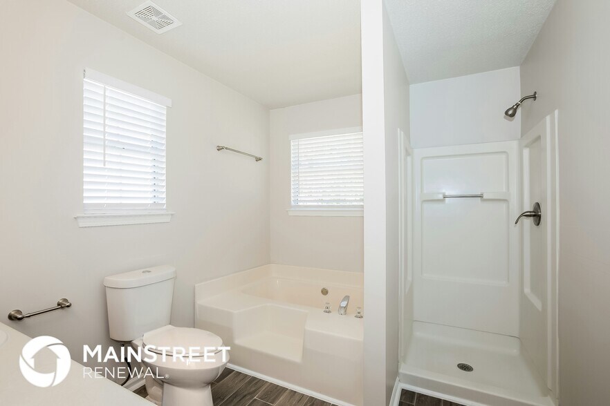 Building Photo - 3639 Mosswood Ln