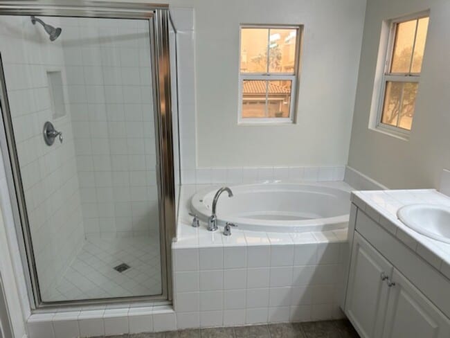 Building Photo - 4BD/2.5BATH FAMILY HOME-$4100 PER MO.