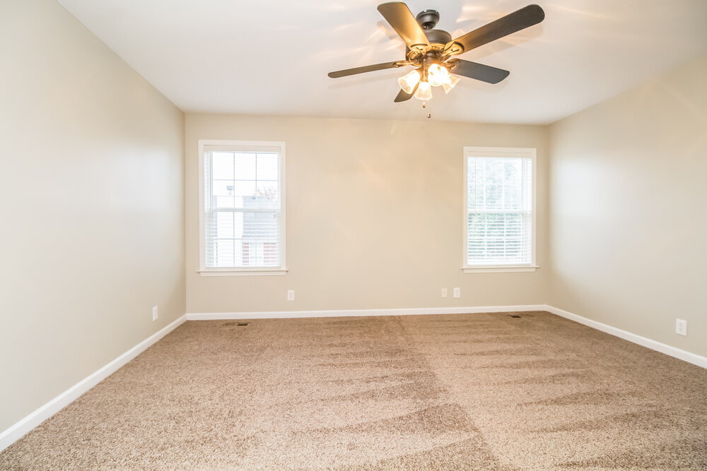 Building Photo - 2910 Iona Dr