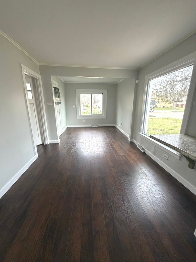 Building Photo - 2209 Douglas Ave