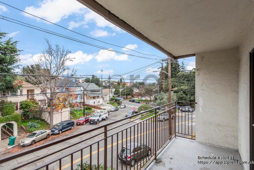 Building Photo - 321 Athol Ave