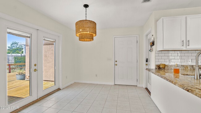 Building Photo - 5625 S Lagoon Dr