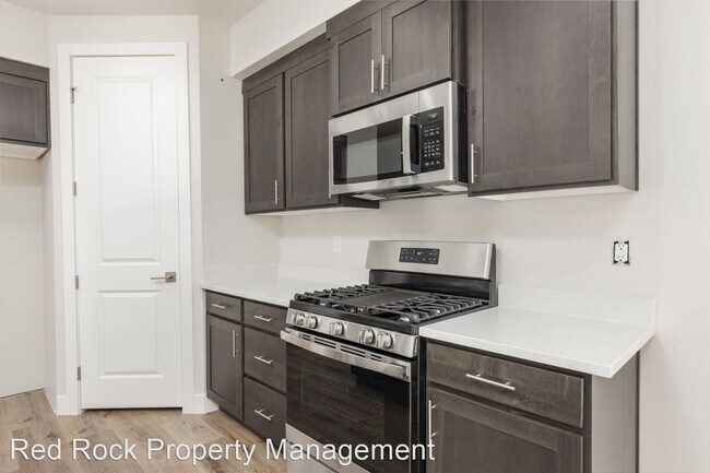 Building Photo - 3 br, 2.5 bath House - 2027 W 380 S