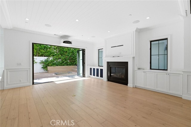 Building Photo - 1405 Oak Ave