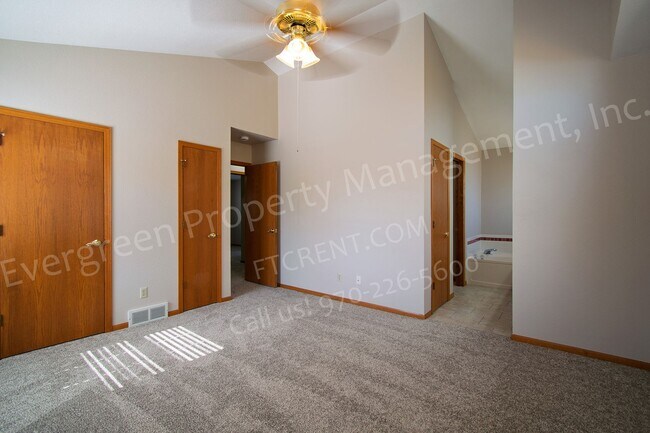 Building Photo - 6437 Edgeware St