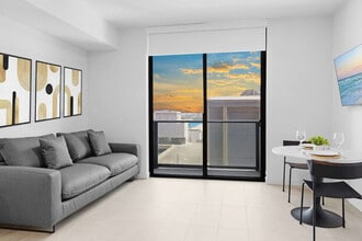 Building Photo - 501 NE 1st Ave