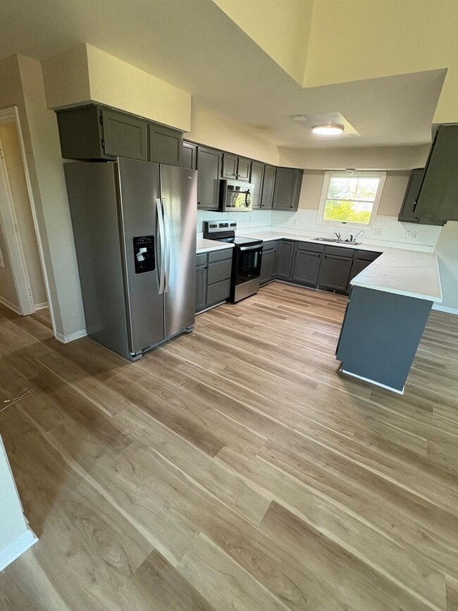 Building Photo - 3bedroom 3 bath. coming soon.