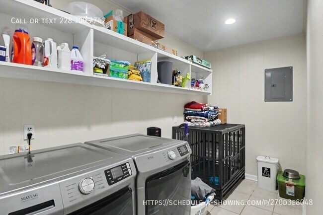 Building Photo - 412 Woodland Park Dr