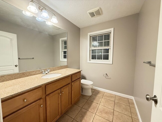 Building Photo - 35-37 Westwood Drive