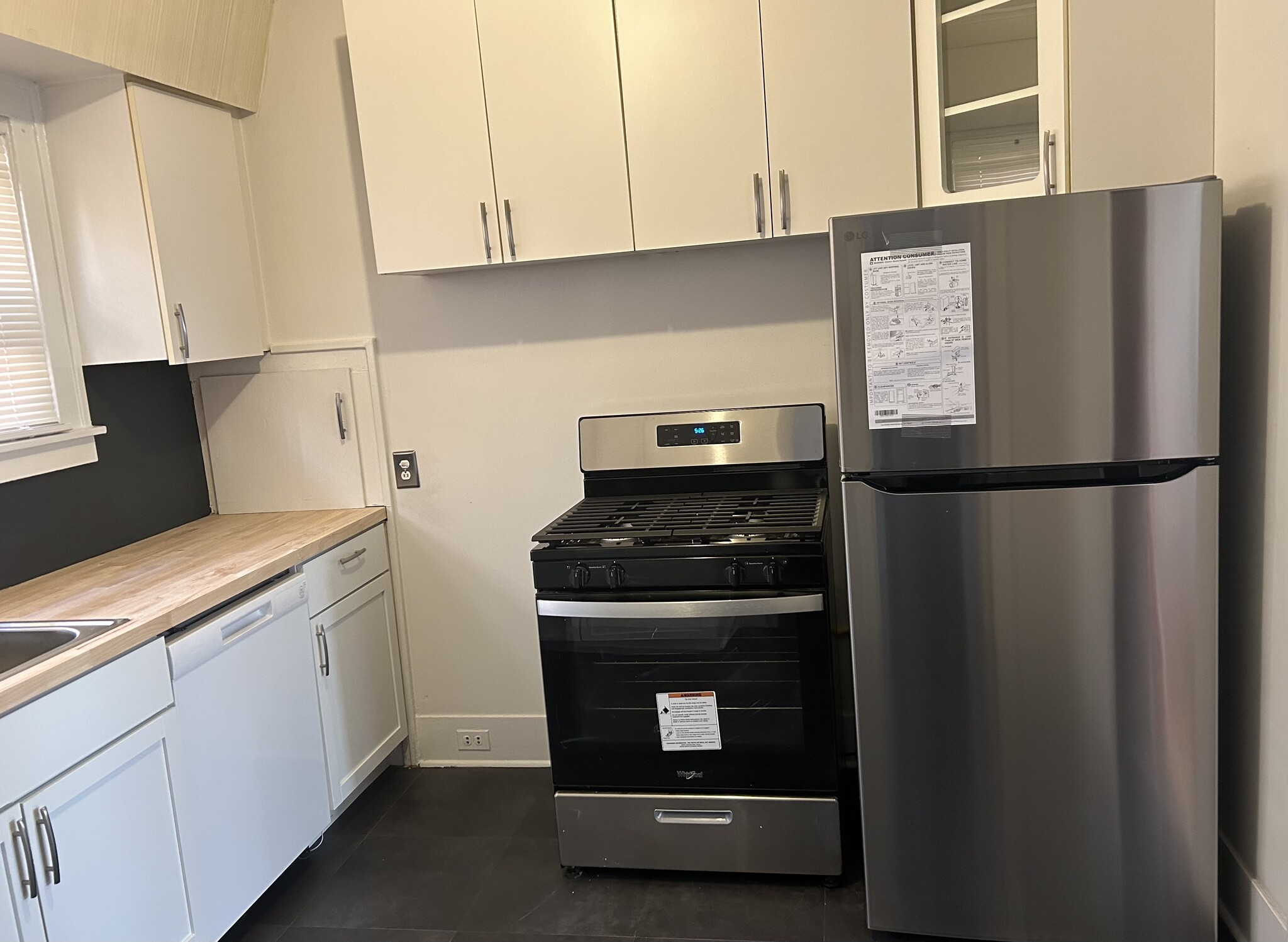 Brand new appliances - 841 Nottingham Rd