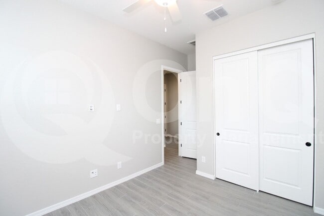 Building Photo - 4245 E Bernice St