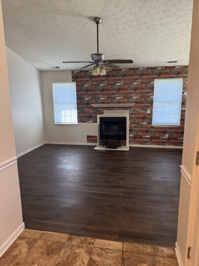 Building Photo - "Charming 3-Bedroom Home with 2 Full Baths in Indianapolis – Perfect Blend of Comfort and Conveni...