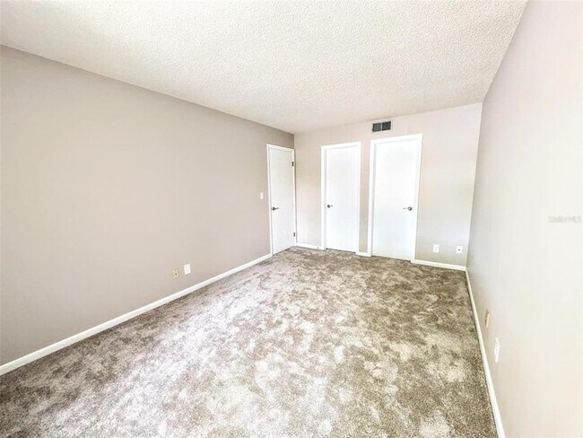 Building Photo - 743 Midway Dr