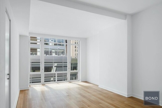 Building Photo - 1050 Sixth Avenue