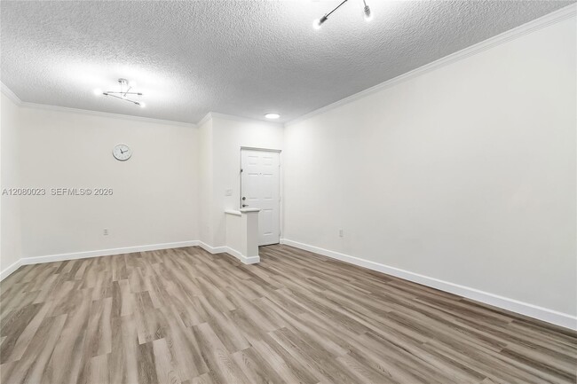 Building Photo - 17150 N Bay Rd