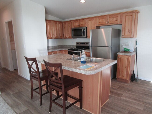 Building Photo - *APPLICATIONS PENDING* Brand New Manufactured Home - Water/Sewer/Electricity Provided!