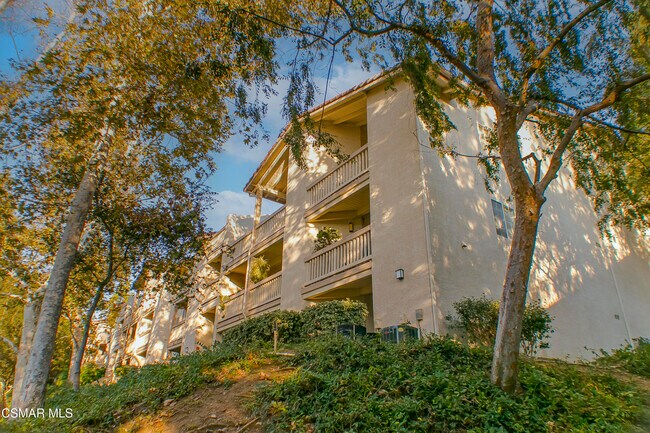 Building Photo - 5744 Oak Bend Ln