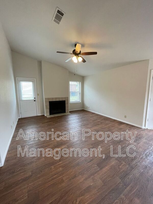 Building Photo - 13143 E 44th St