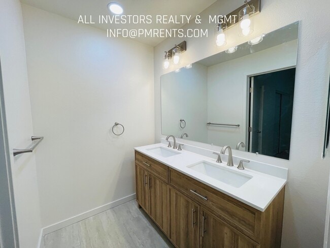 Building Photo - 27783 Tierra Vista Rd