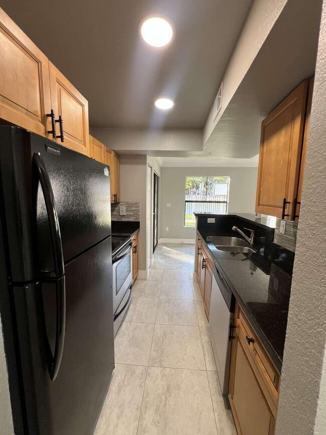 Building Photo - 10670 SW 156th Pl